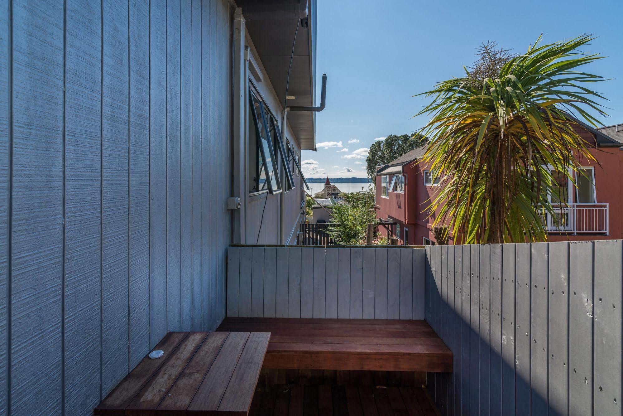 Lakeside City Apartments - Penthouse And Studio Rotorua Exterior photo